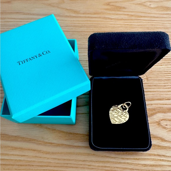 Tiffany & Co 18k Yellow Gold Notes Heart New York 5th Ave Pendant - Picture 5 of 6